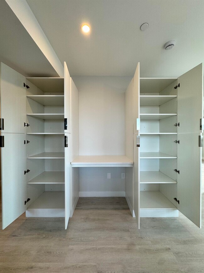 Building Photo - 40 Center St