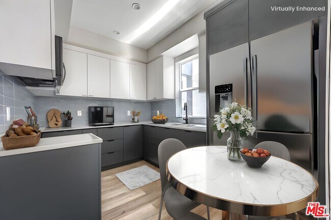 Building Photo - 6700 Balboa Blvd