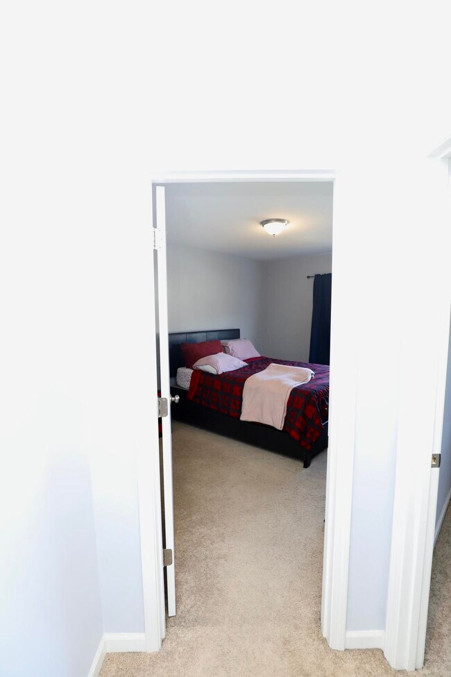 Building Photo - 1009 Providence Plantation Dr