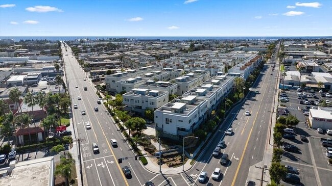 Building Photo - Superior Point