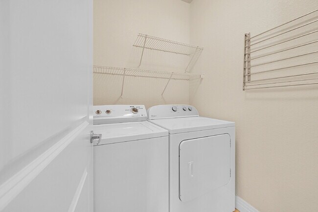 Building Photo - $2,195.00, 2-bed, 2-bath, located in Denve...