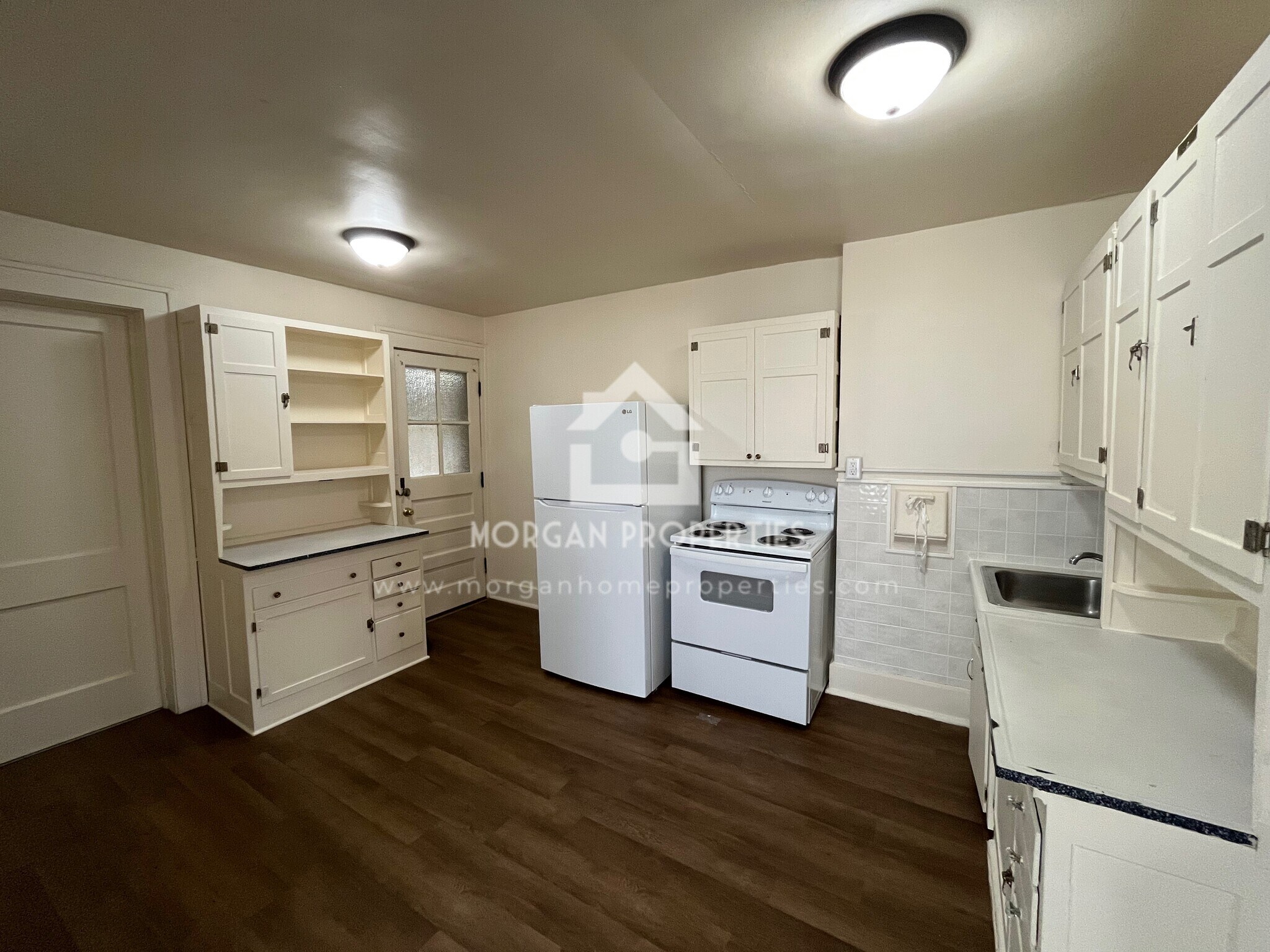 Building Photo - 330 E 12th St