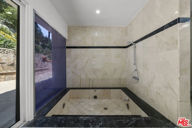 Building Photo - 3453 Green Vista Dr