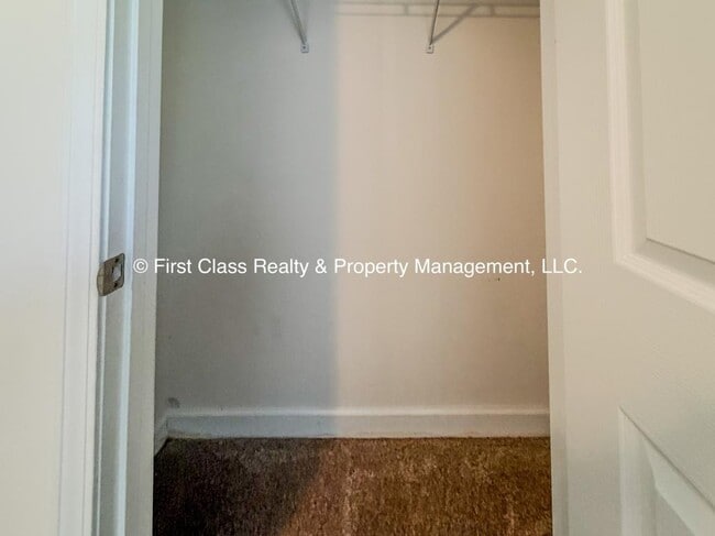 Building Photo - 710 Tavern Ct