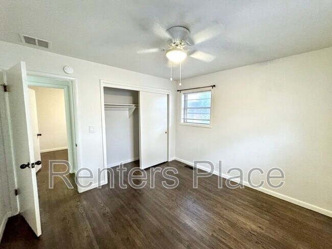 Building Photo - 1738 S 74th Ave E