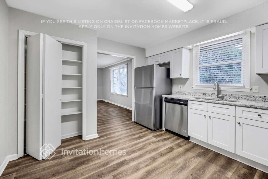 Building Photo - 3291 Niagara Dr