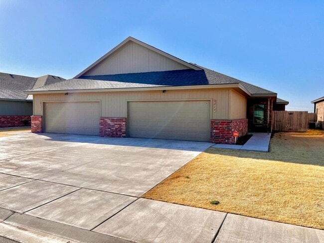 Building Photo - Luxury Duplex in Coveted Cooper ISD, Lubbock