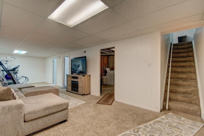 Building Photo - 5553 Crystal Way