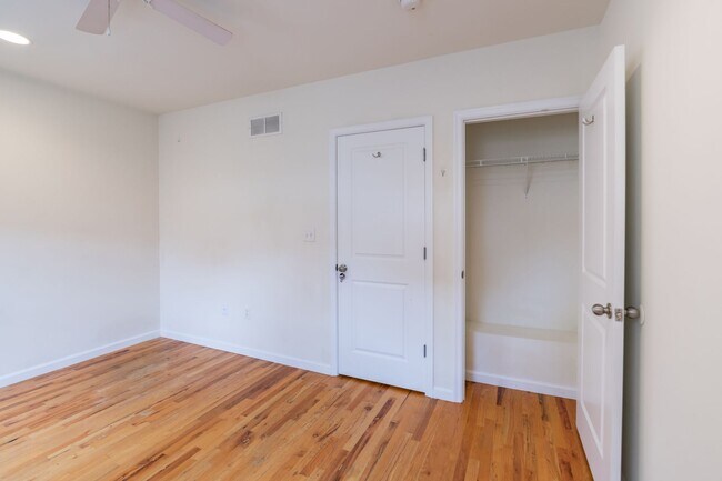 Building Photo - 330 N Preston St