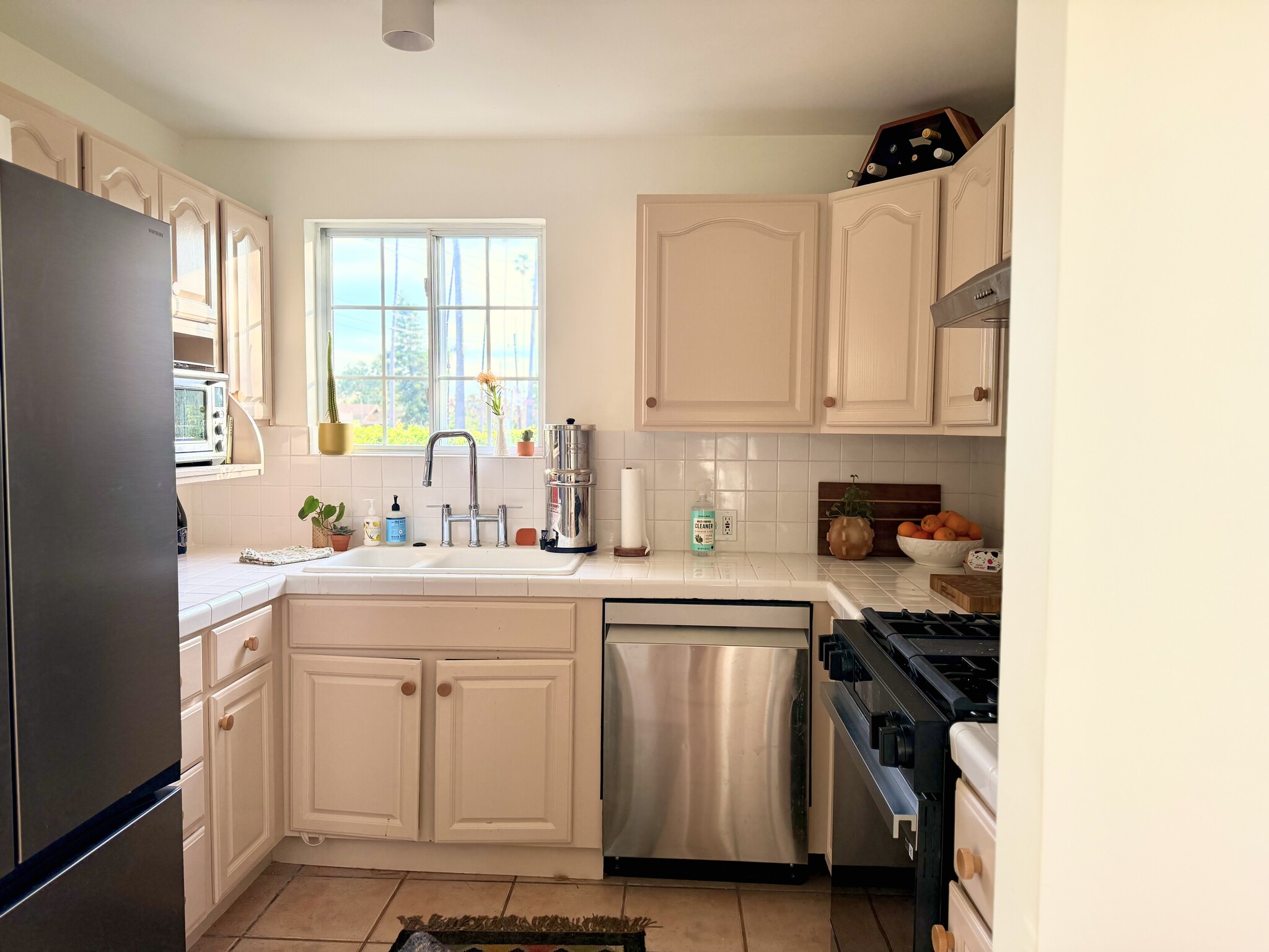 Building Photo - 2300 Pisani Pl