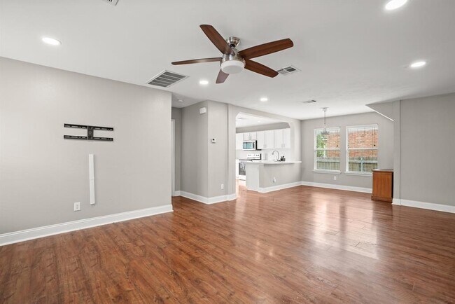 Building Photo - 424 Emma Rose Trail