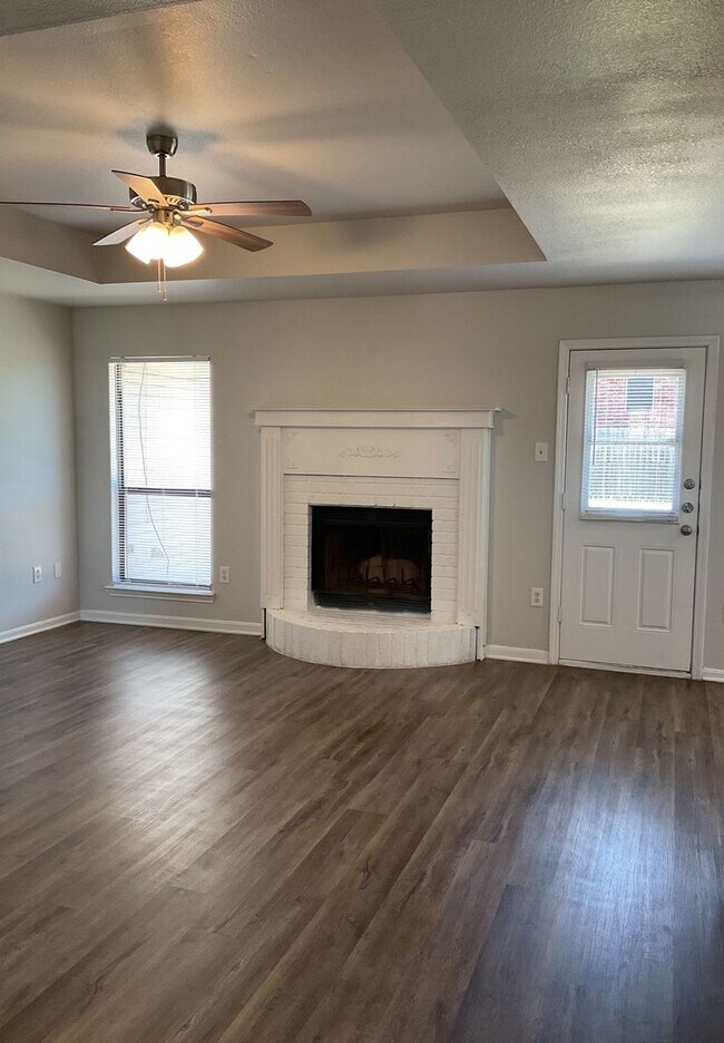Building Photo - 4208 Shagbark Dr