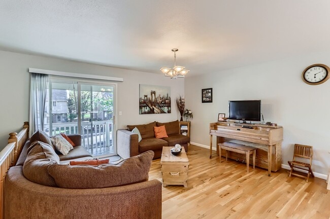 Building Photo - Spacious 5 BDR Lafayette Home - Close to Coal Creek Trail