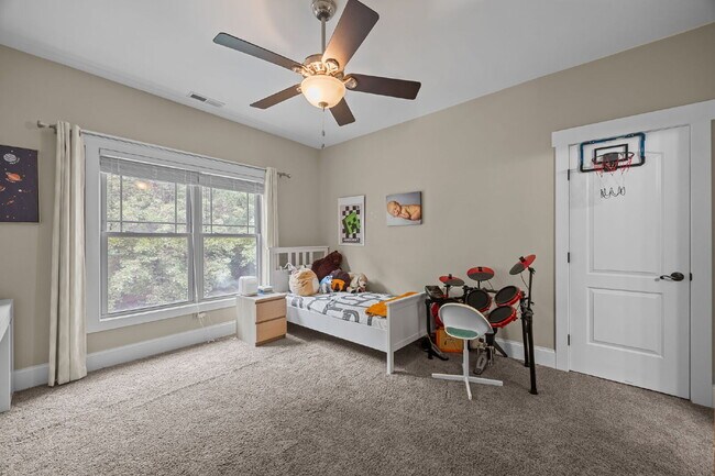 Building Photo - Spacious 3-Bedroom Home with Bonus Room & ...