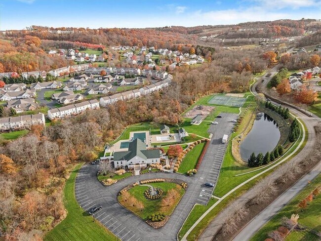 Building Photo - 700 Bush Dr