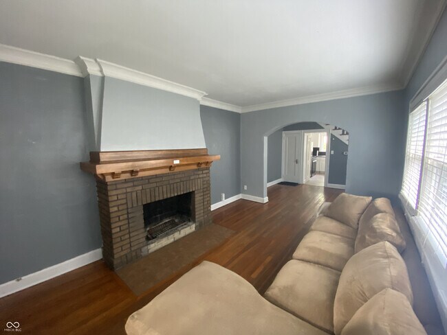 Building Photo - 5267 N College Ave
