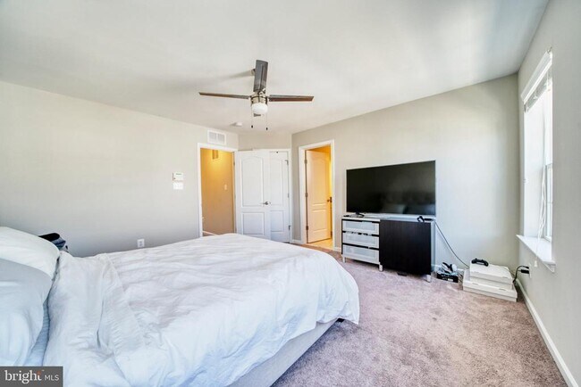 Building Photo - 18318 Woodhouse Ln