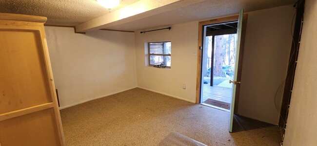 Building Photo - 403 Brady Canyon Rd