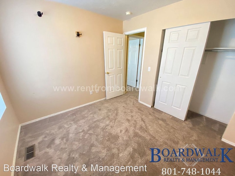 Building Photo - 178 Bridgepark Cir