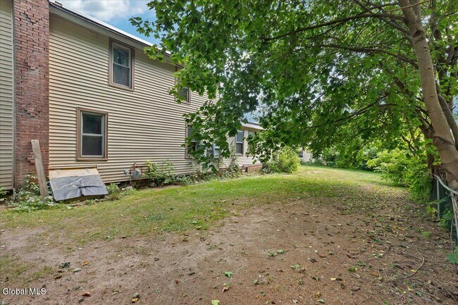 Building Photo - 68 Marvin St