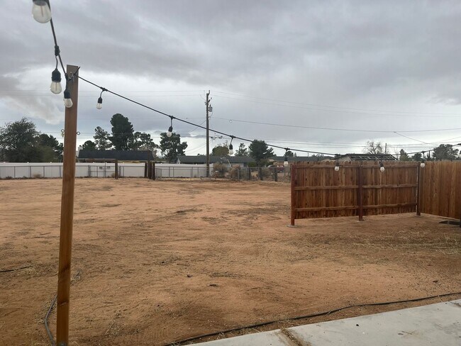 Building Photo - Charming Three Bedrooms, 2 Bathrooms Home In Apple Valley, Fully Fenced & Cross Fenced,