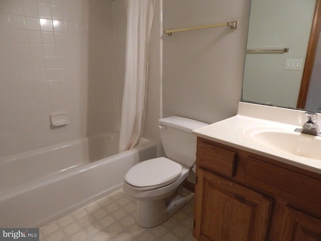 Building Photo - 43974 White Cedar Ln