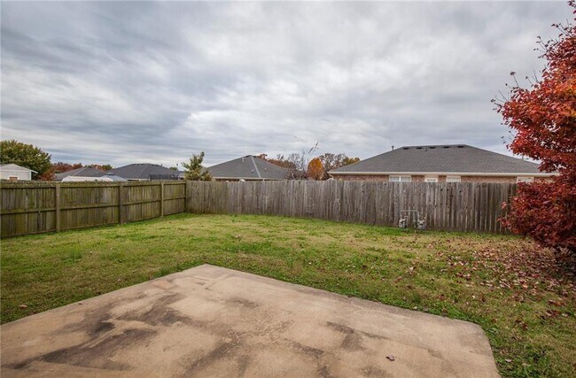 Building Photo - 611 Firewood Dr