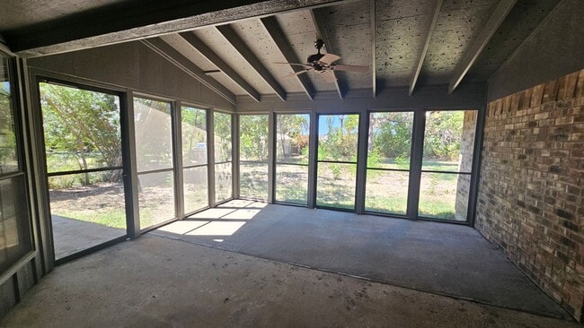 Building Photo - 1700 Kendolph Dr