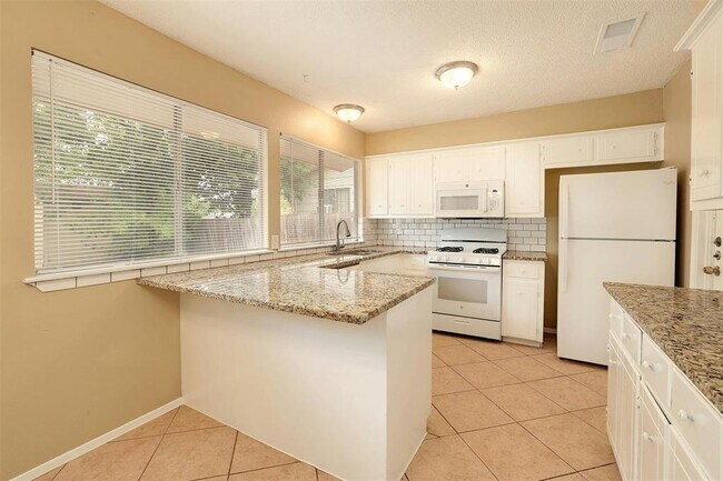 Building Photo - 9620 Chukar Cir