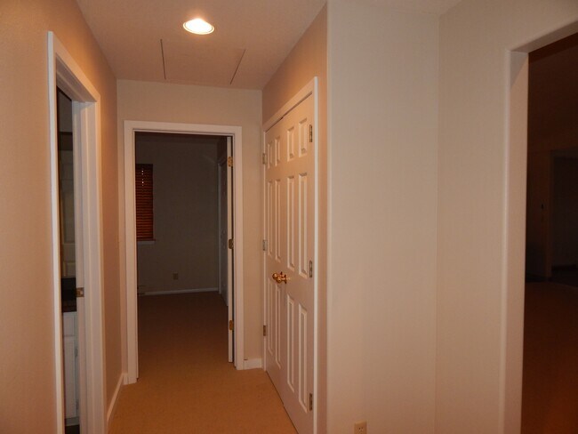 Building Photo - 269 Saddle Dr