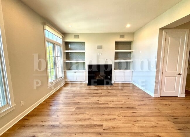 Building Photo - 1501 San Elijo Rd S