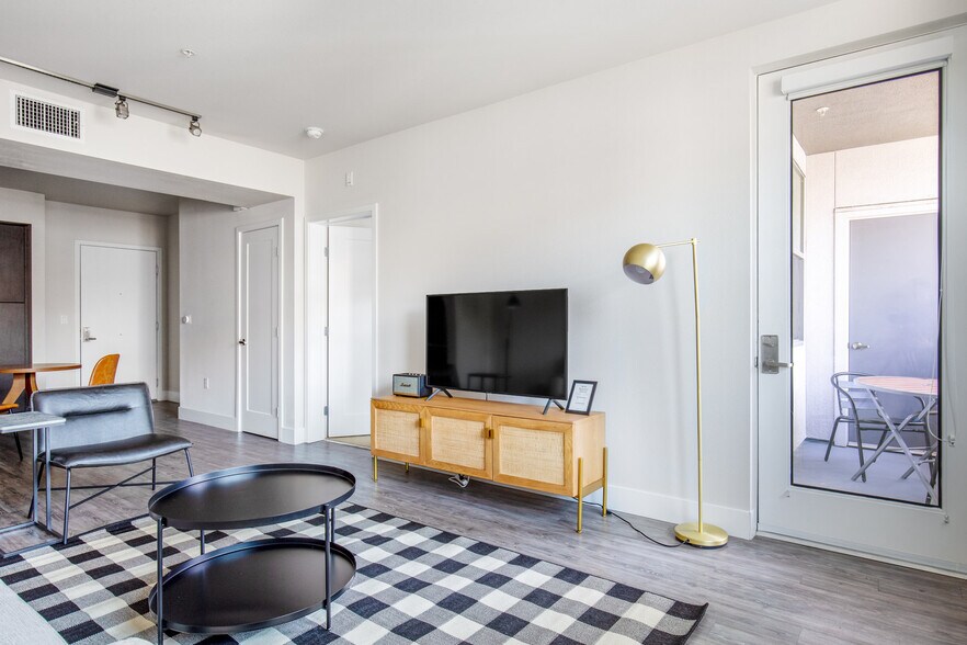 Building Photo - 299 Franklin St