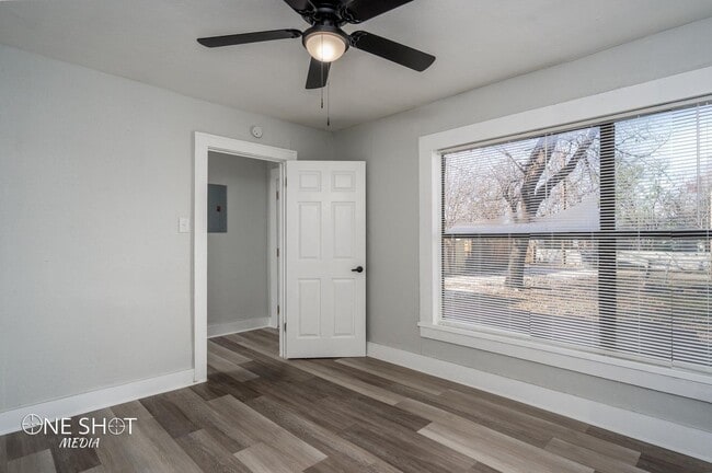 Building Photo - 842 Grand Ave