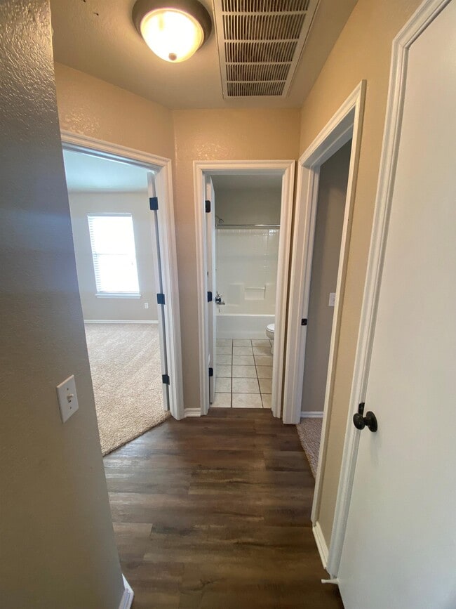 Building Photo - 2612 NW 164th Terrace