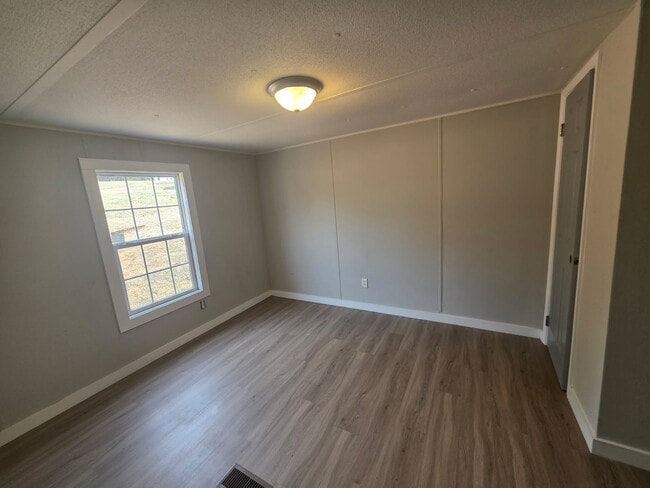 Building Photo - 650 Rices Creek Rd