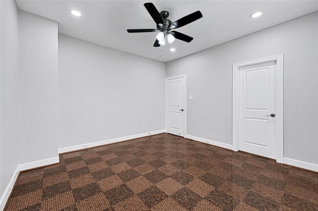 Building Photo - 194 W Breezy Way