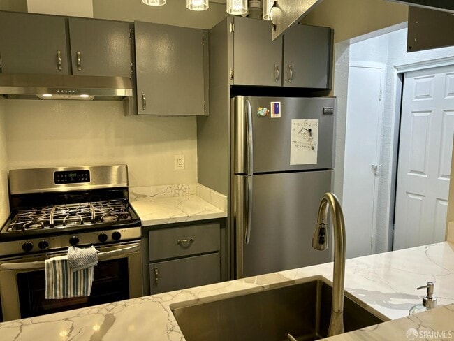 Building Photo - 5140 Diamond Heights Blvd