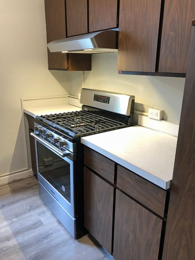 Building Photo - Spacious One Bedroom In Heart Of Shadyside