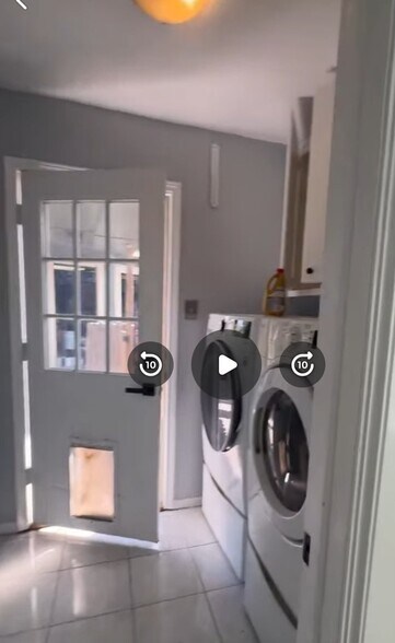 Building Photo - 10336 Rocky Hollow Rd