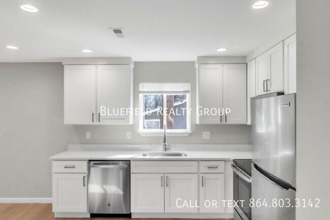 Building Photo - 253 Woodruff St