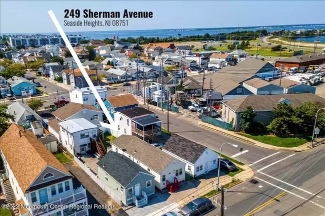 Building Photo - 249 Sherman Ave