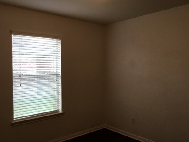 Building Photo - 22 Mira Loma Dr