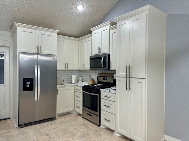 Building Photo - 7114 Golden Dale Ct