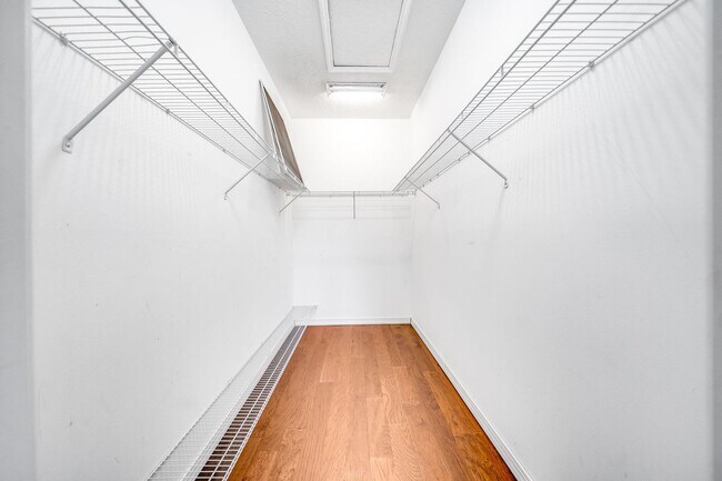 Building Photo - 4543 Tara Cove Way