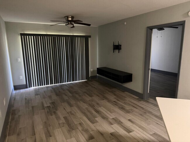 Building Photo - 4211 San Marino Blvd