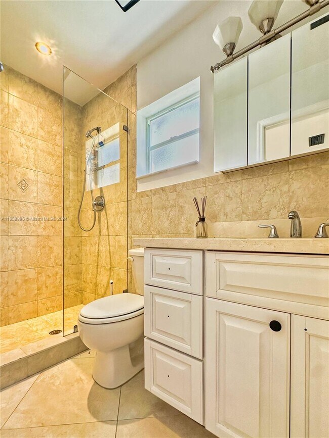 Building Photo - Northeast 18th Court, Miami, FL 33179 - 4 BR 2 BA house