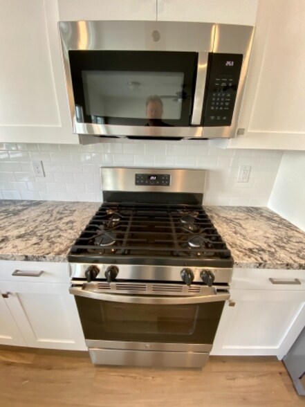 Building Photo - 4211 W Willard Park Ct