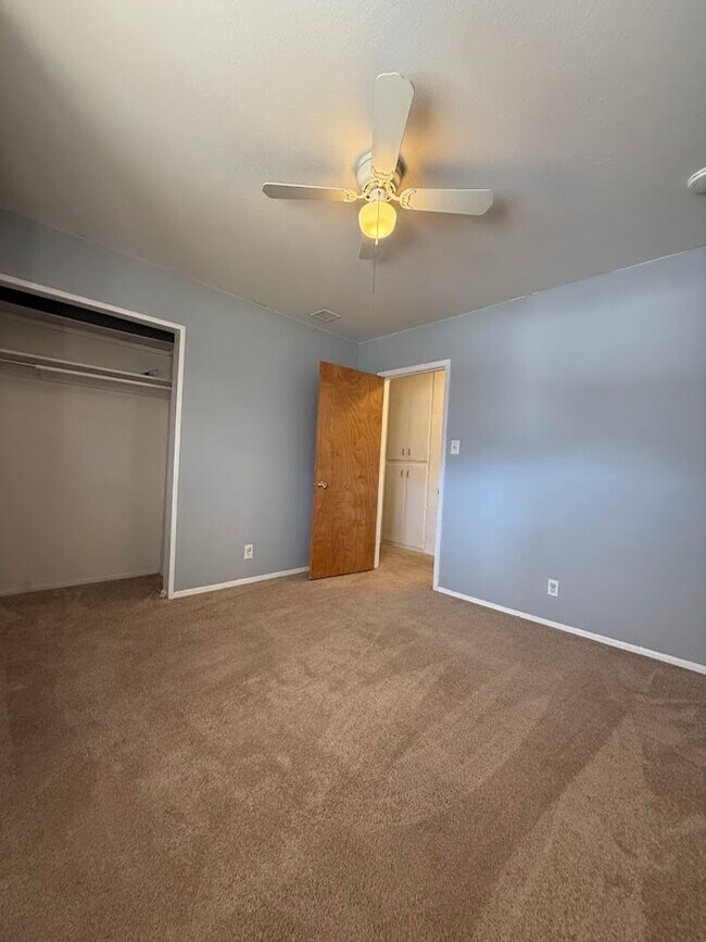 Building Photo - Well Maintained 3bd/2ba Home With Large Bonus Room