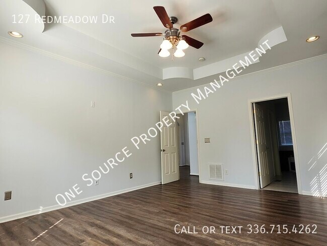 Building Photo - 127 Redmeadow Dr