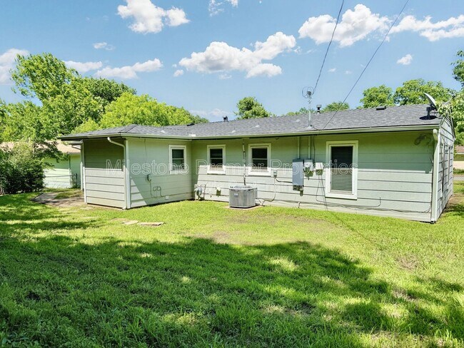 Building Photo - 101 Twining Dr